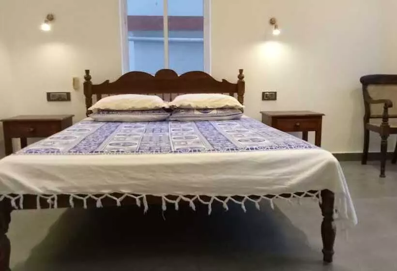 בית מלון כפרי Adams Wood House Ayurveda Homestay Kochi