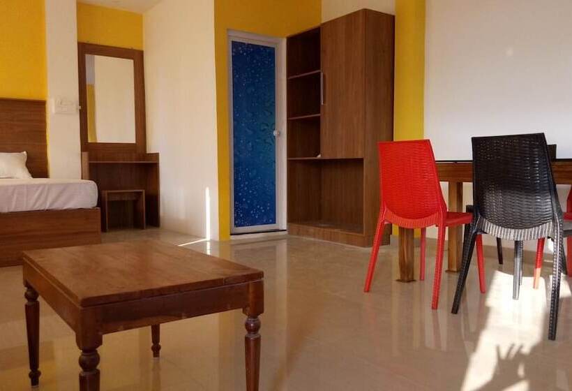 ホテル Adams Wood House Ayurveda Homestay Kochi