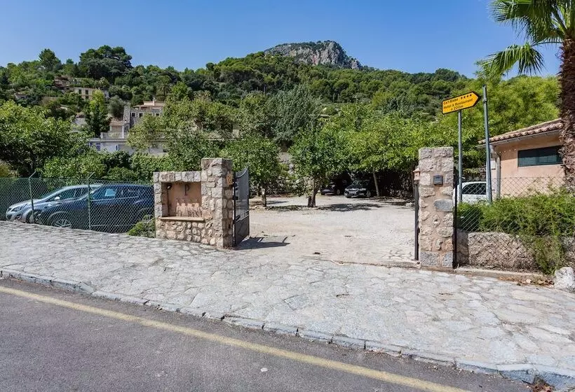 בית מלון כפרי Ca'l Bisbe