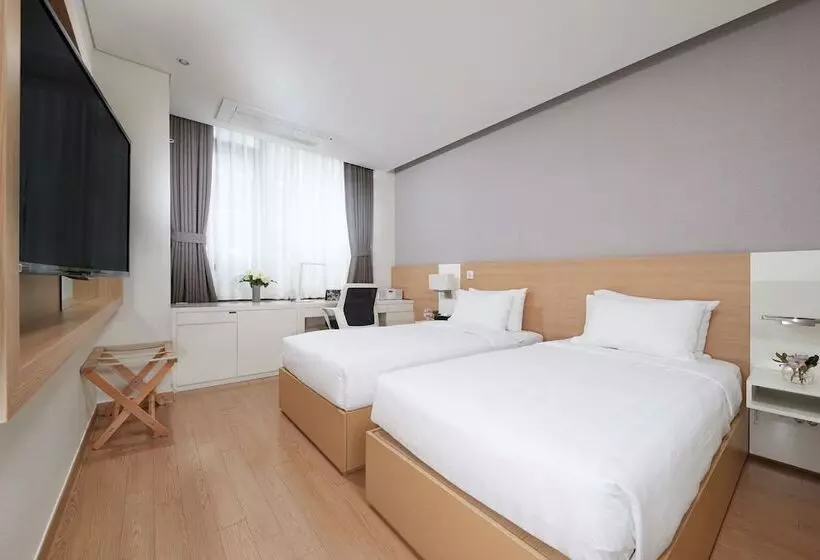 Отель Fraser Place Namdaemun Seoul