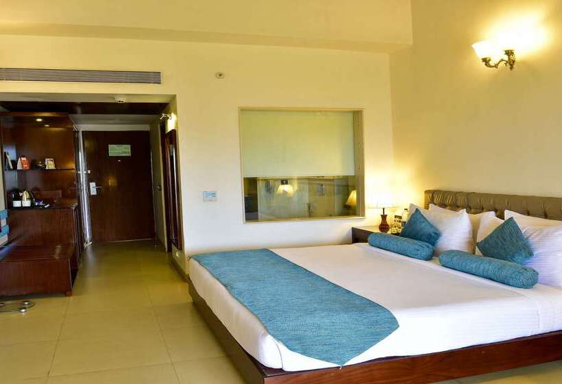 בית מלון כפרי Golden Tulip Candolim, Goa