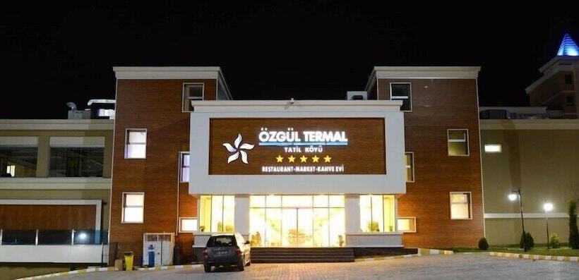 فندق Grand Ozgul Thermal Holiday Village
