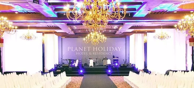 Planet Holiday Hotel & Residence
