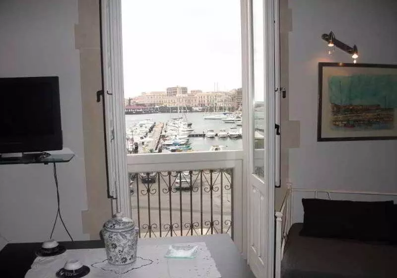 Nocleg ze śniadaniem Lakkios Charming Suites And Rooms