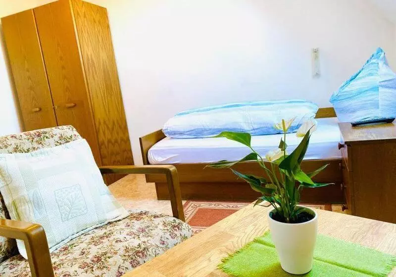 Retkeilymaja Gasthaus Dernedde