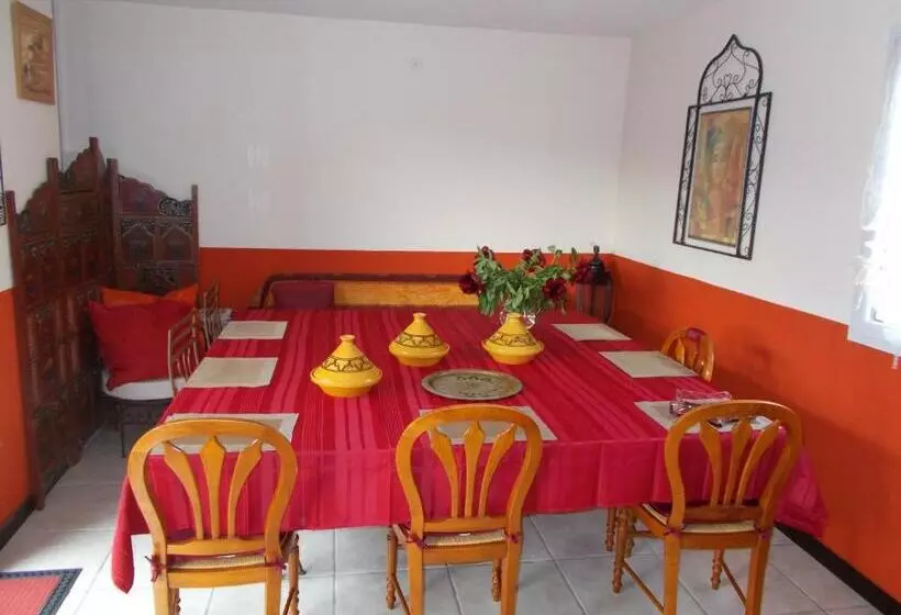 تختخواب و صبحانه Gîte Aux Amandiers
