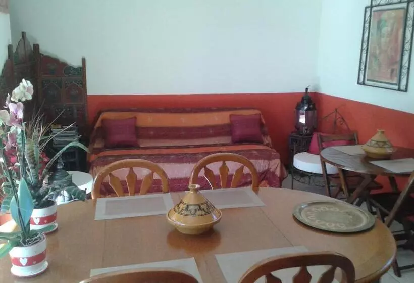 تختخواب و صبحانه Gîte Aux Amandiers