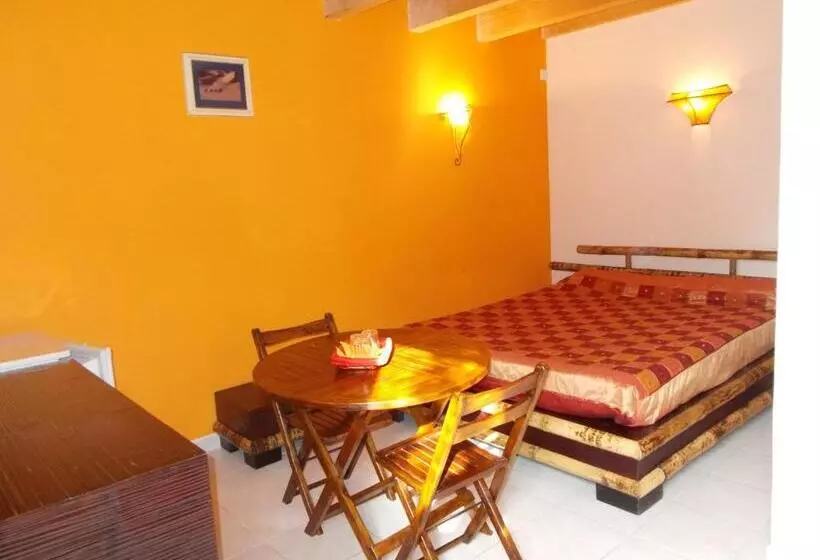 تختخواب و صبحانه Gîte Aux Amandiers