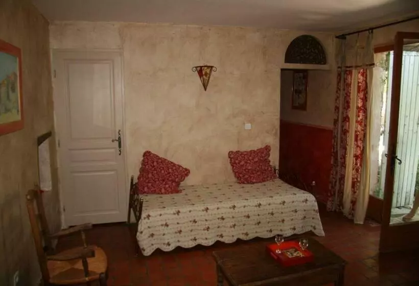 ベッドアンドブレックファースト Le Jas Des Nevières