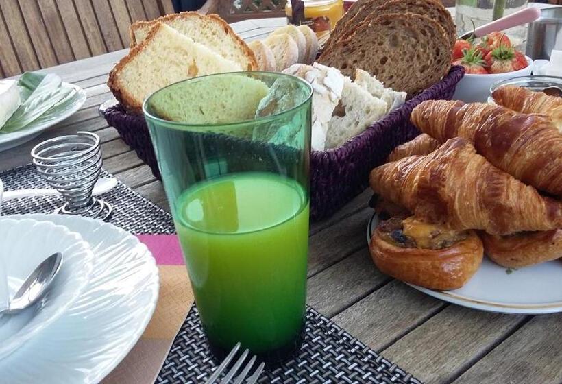 Bed and Breakfast Les Hauts De La Cluse