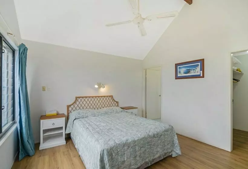 Galleries 3   3/28 Peregian Esplanade