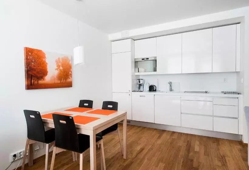 هتل Aalto Inn