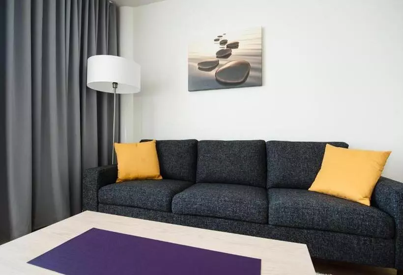 هتل Aalto Inn