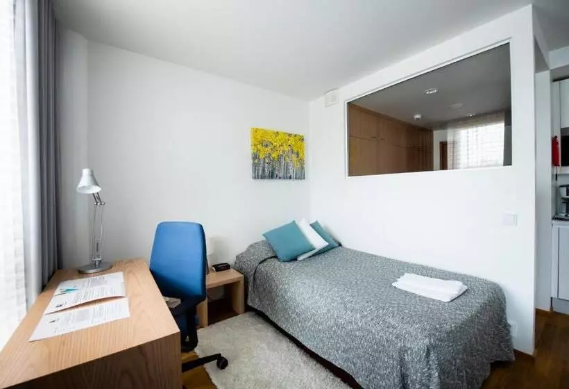 هتل Aalto Inn