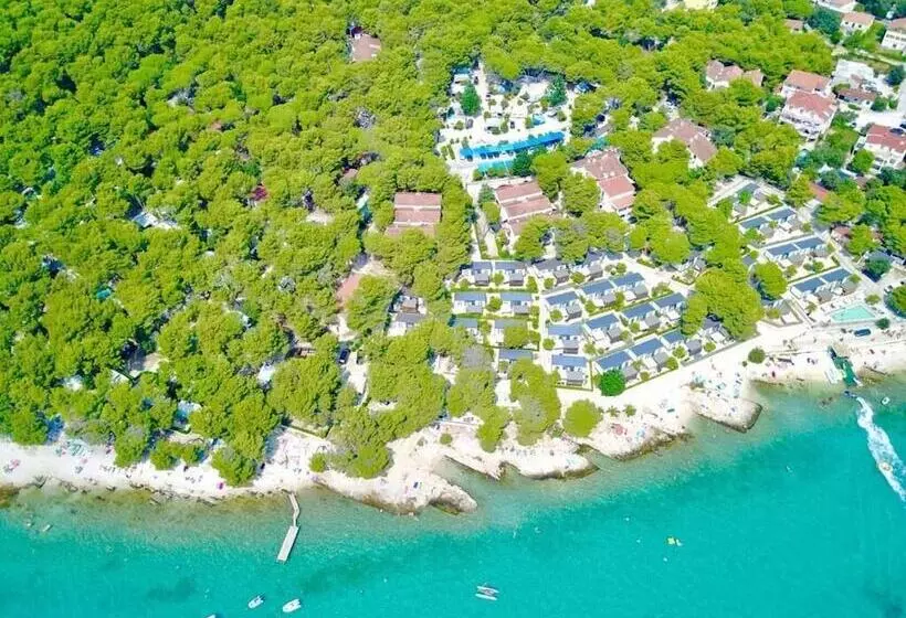 Hotelli Kozarica Adria Village