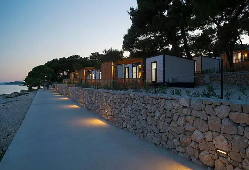 Hotelli Kozarica Adria Village