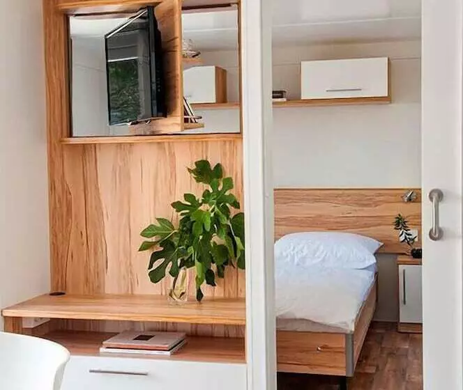 Hotelli Kozarica Adria Village