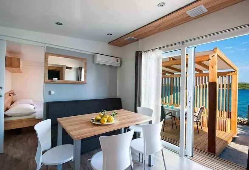 Hotelli Kozarica Adria Village