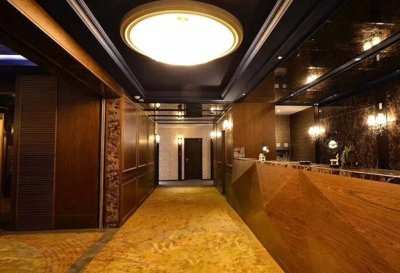 هتل Mayer Inn
