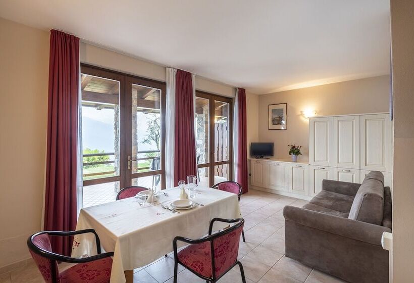 Отель Residence Pineta Campi