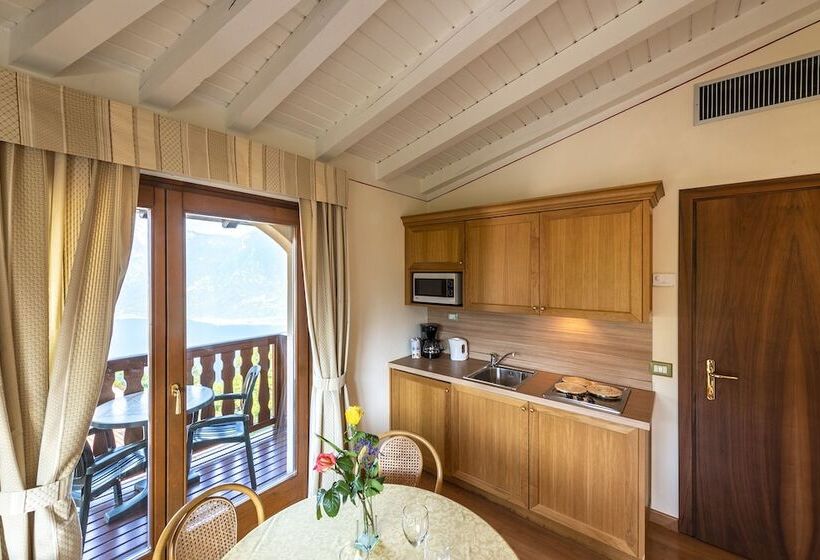 Отель Residence Pineta Campi