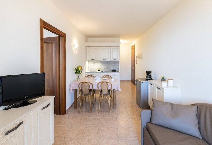 Отель Residence Pineta Campi