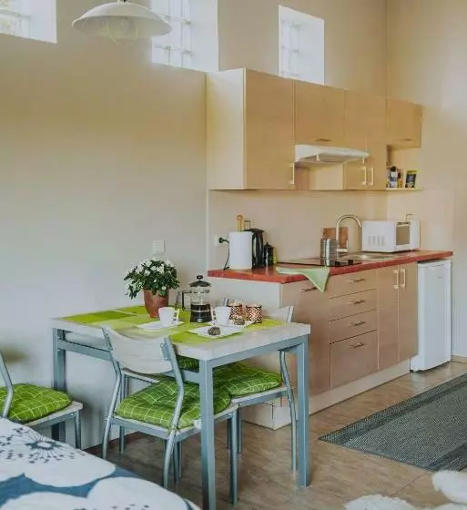 پانسیون Kevade Guesthouse With Sauna