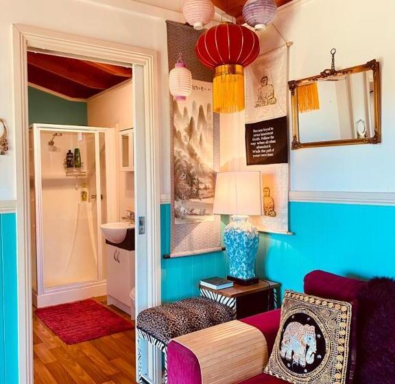 بنسيون The Bohemian Art Studio