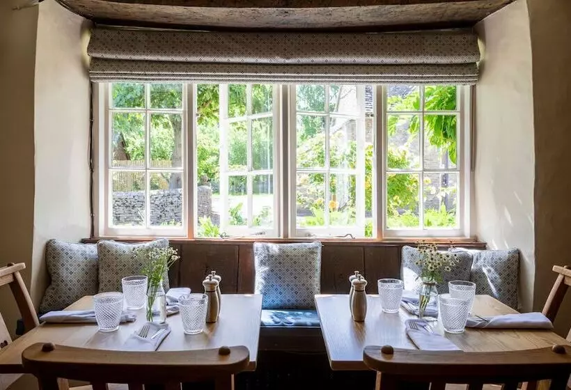 مسافرخانه Old Swan