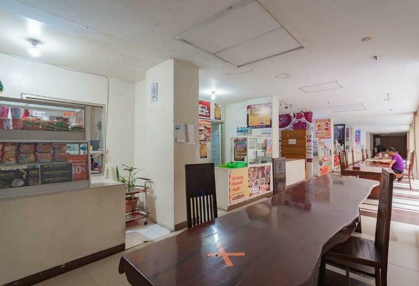 ホテル Redliving Apartemen Emerald Tower Bion Apartel Tower South