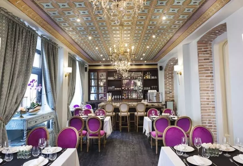 Itza Hotel Boutique Internacional