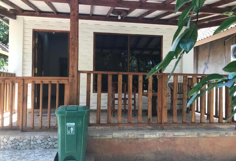 Panzió Gili Lampu Guest House