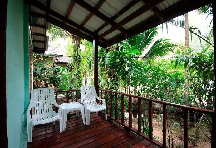 فندق Baan Po Ngam Resort