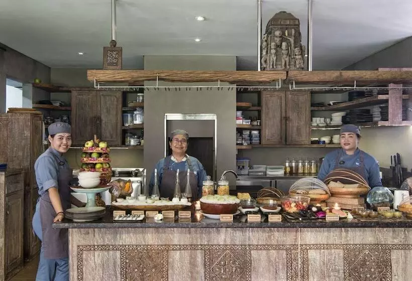 هتل Blue Karma Dijiwa Seminyak