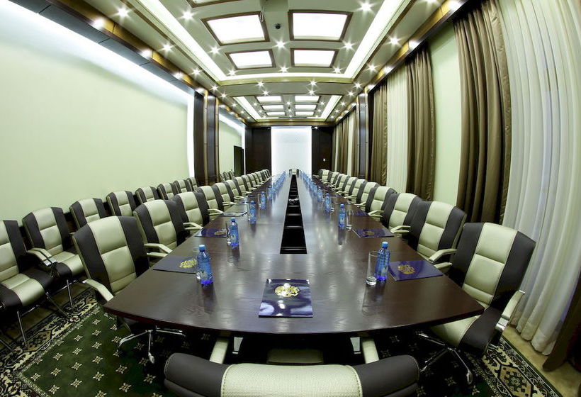 ホテル Golden Palace Tsakhkadzor