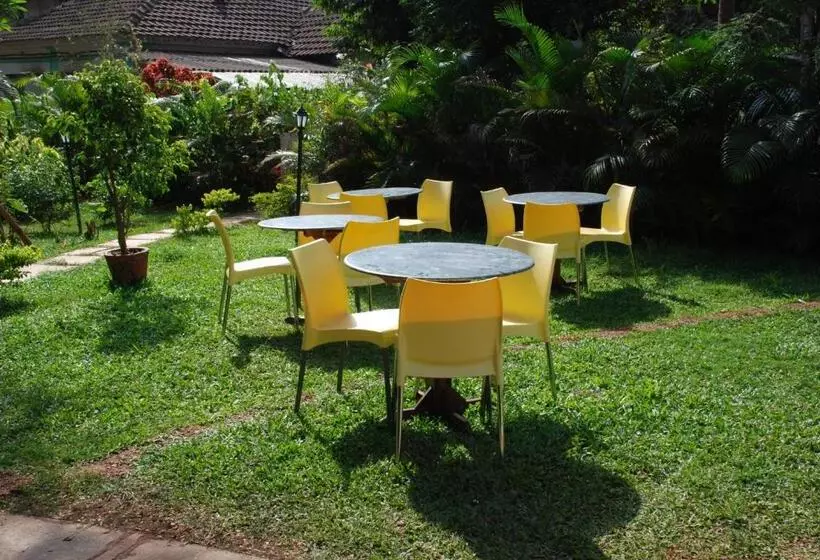 هتل Sea Breeze Beach, Calangute, Goa