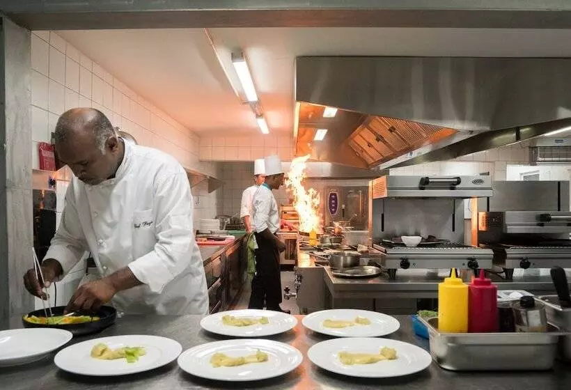 Seasense Boutique Hotel & Spa