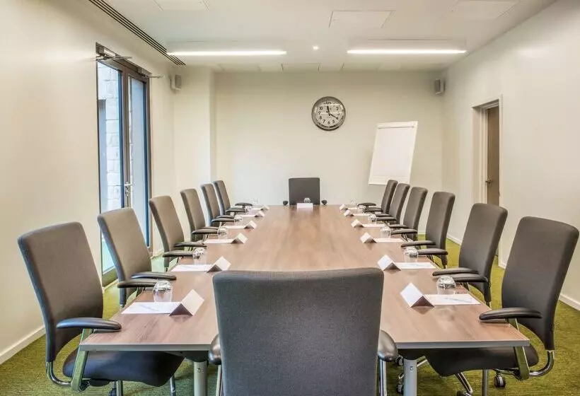 The Orchard Hotel & Restaurant