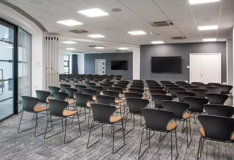 The Orchard Hotel & Restaurant