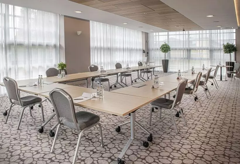 The Orchard Hotel & Restaurant