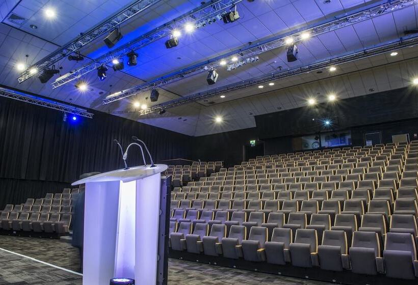 The Orchard Hotel & Restaurant