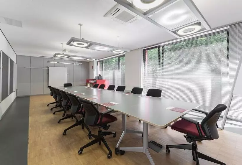 Мотель Serways Hotel Feucht Ost