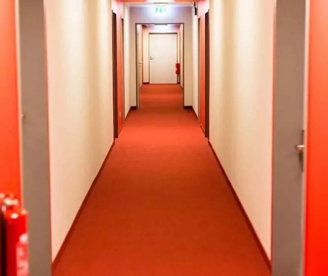 Мотель Serways Hotel Feucht Ost