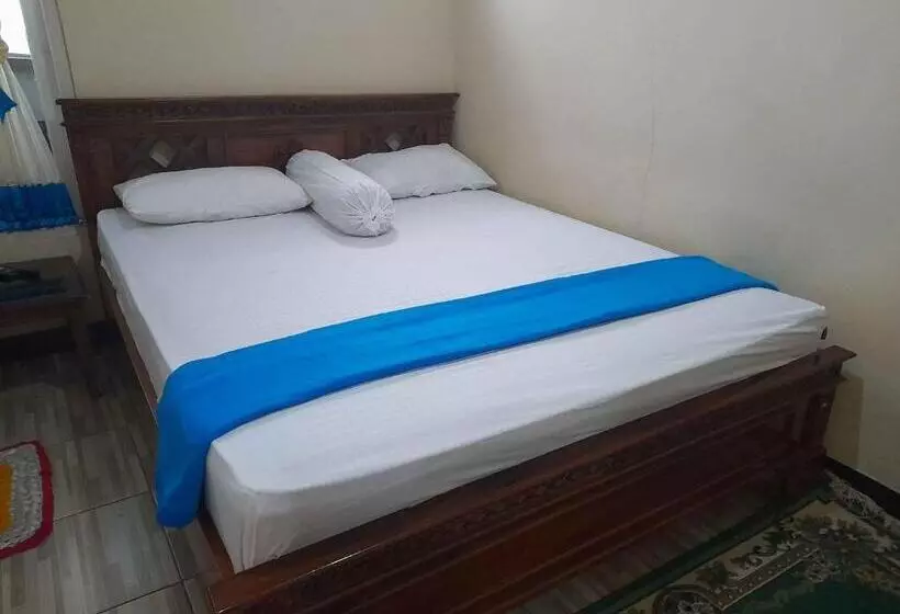 Hotelli Shinta Syariah Homestay Dieng Redpartner