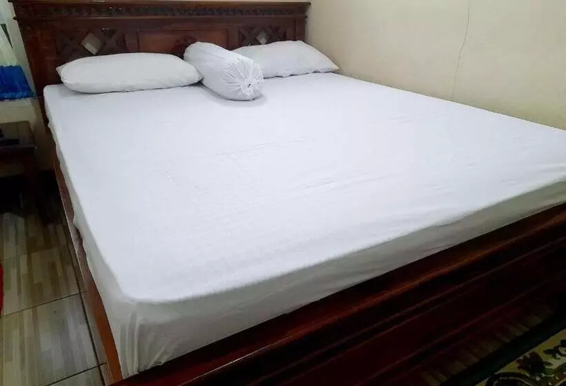 Hotelli Shinta Syariah Homestay Dieng Redpartner