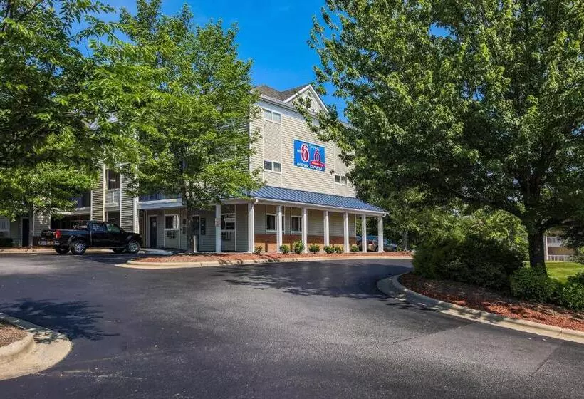 هتل Studio 6 Greensboro Nc I40