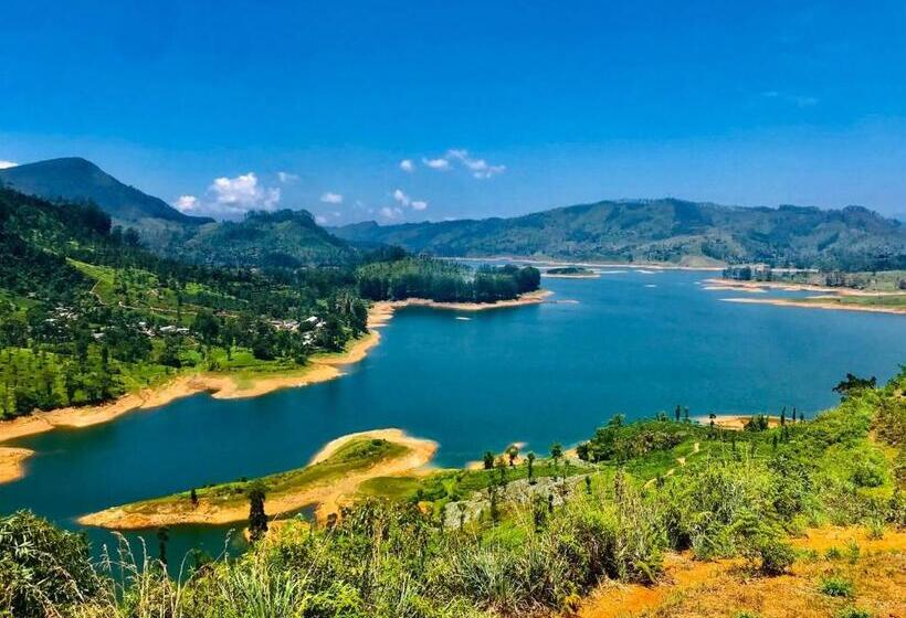 Pensión Riverside Guest House And Travels