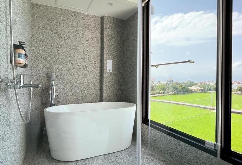 鬧鐘關掉旅店 Alarm Off B&b