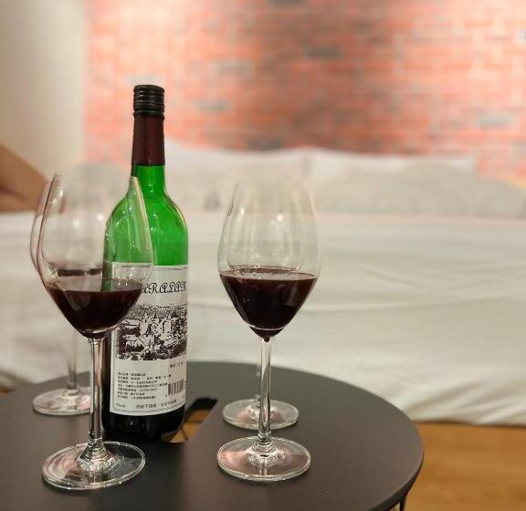 鬧鐘關掉旅店 Alarm Off B&b