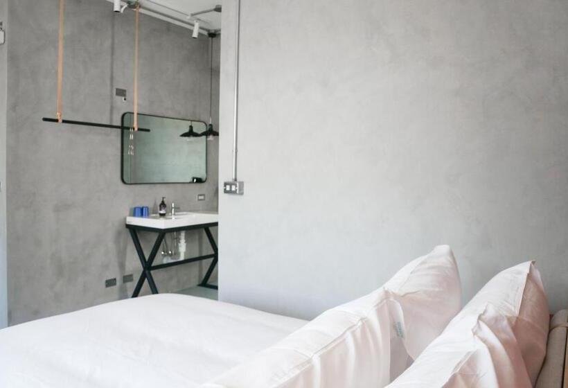 鬧鐘關掉旅店 Alarm Off B&b